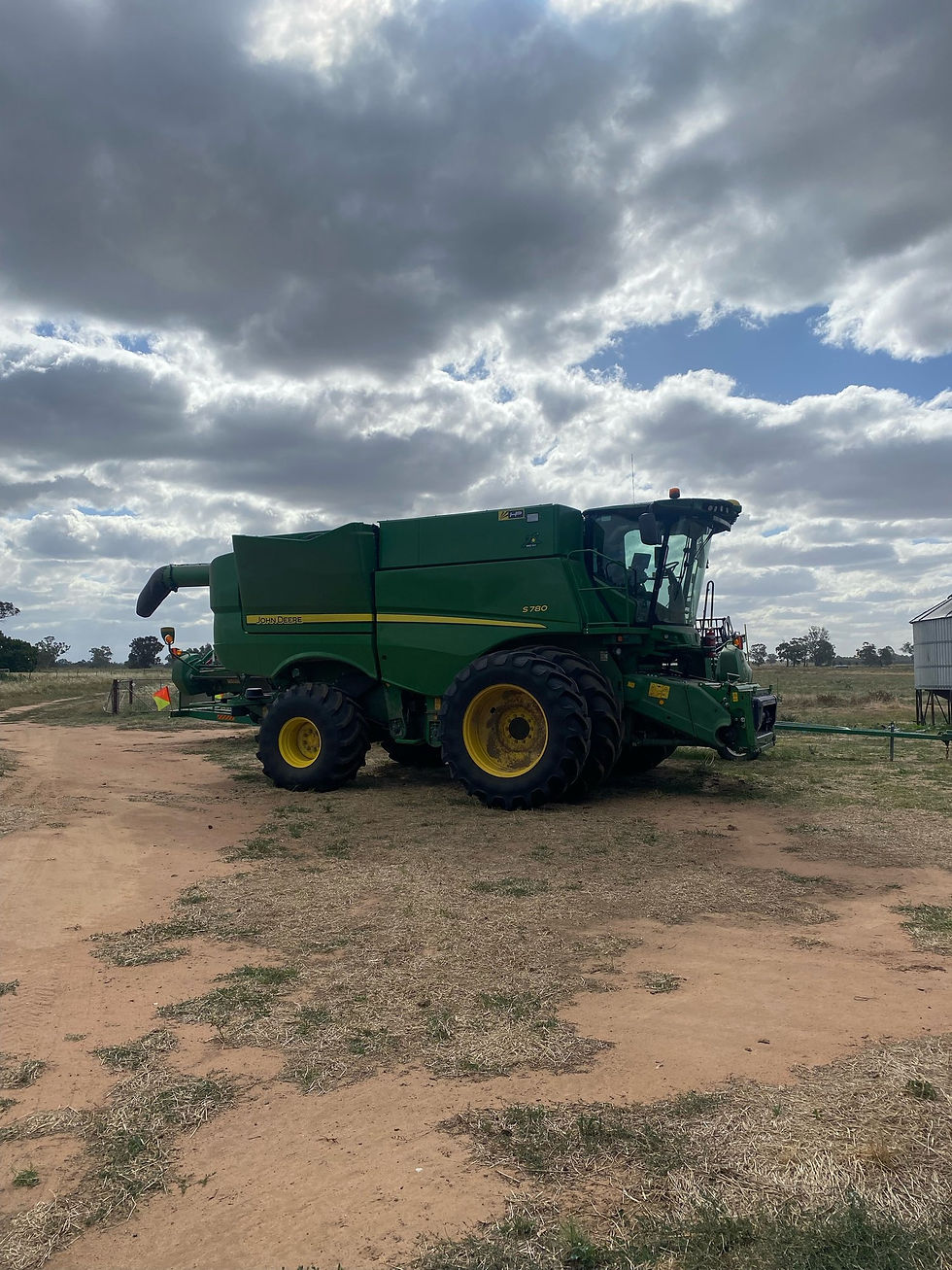 Thumbnail: John Deere S780 Combine with 740D Front on Trailer
