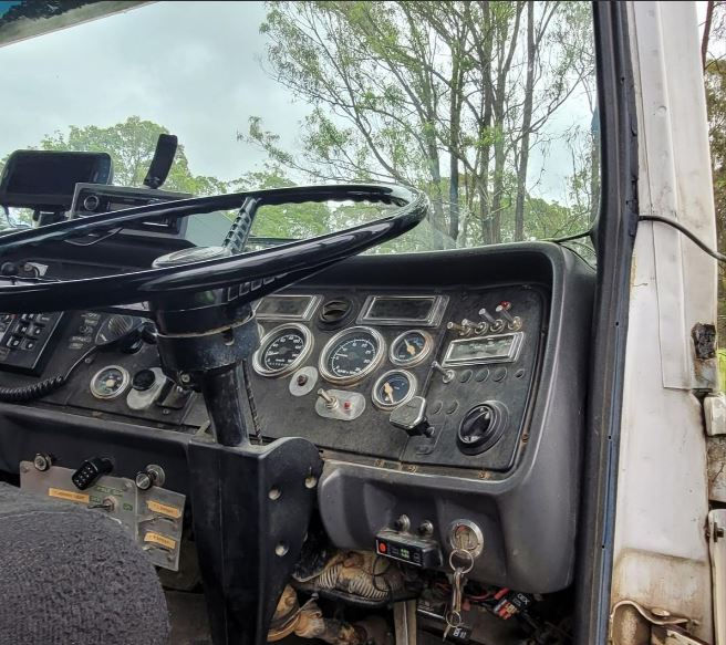 Thumbnail: 1994 Ford L8000