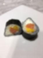 206 Futomaki de salmón, queso y mango 8p