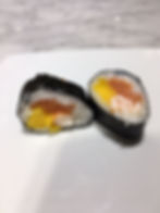 202 Futomaki de salmón, mango y langostino 8p