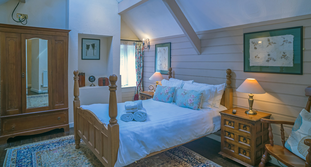 The Peak Hotel Castleton The Peak Districts Eccentric Alehouse