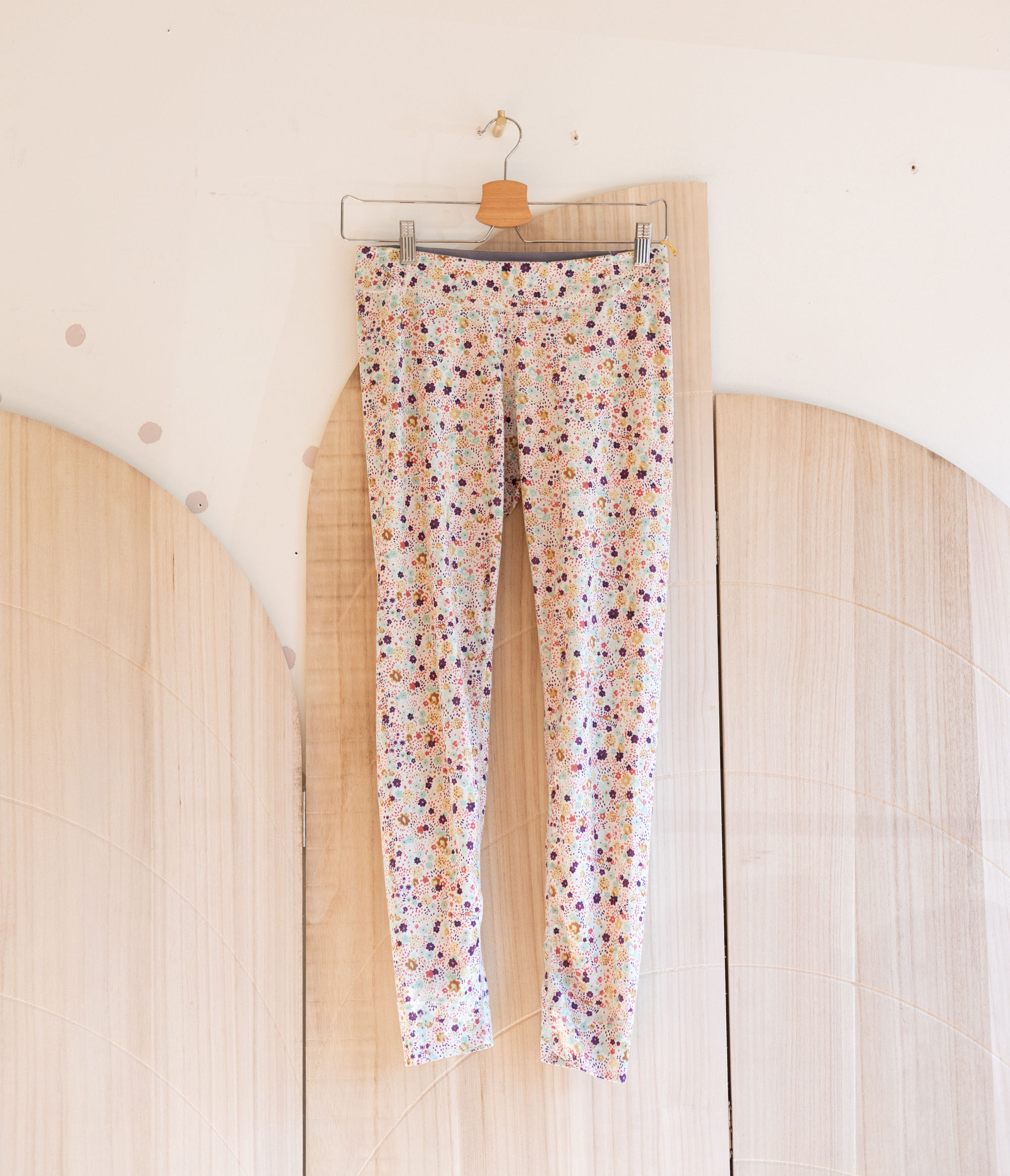 Patagonia | White Floral Baselayer Leggings
