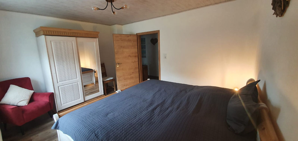 Schwalbennest-Ferienhaus–Zimmer-01