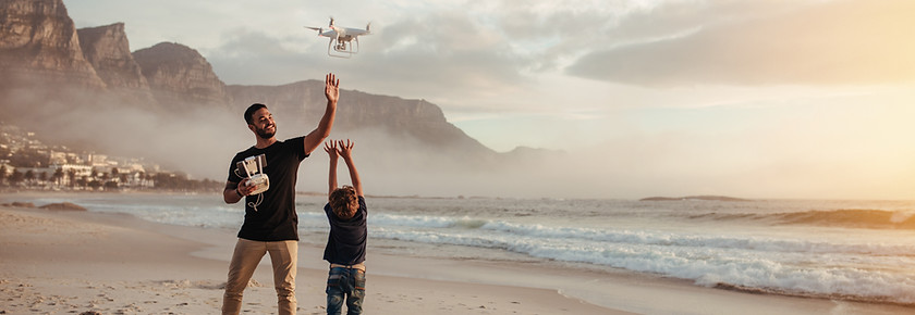 Père et Fils Piloter un Drone