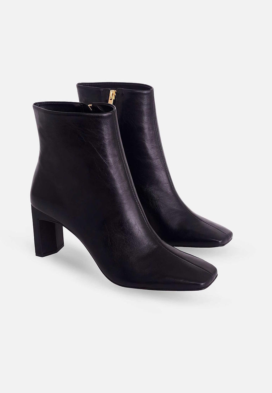Mangará Senna Women's Block Heel Boots, $256