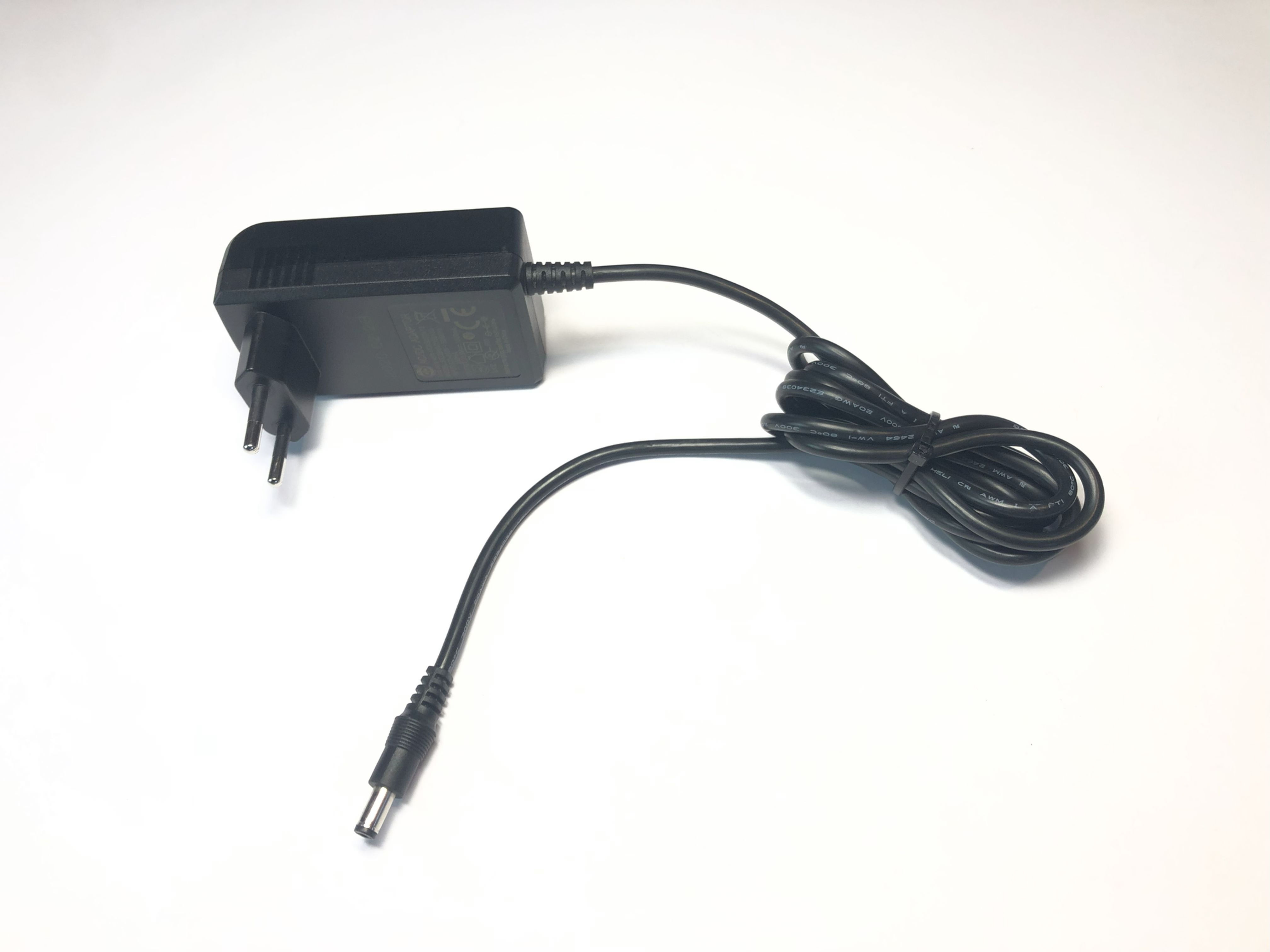 Bosch S023BUV2350100 oriģinālais strāvas adapteris, 23,5 V 1 A (5,5 mm x 2,1 mm)