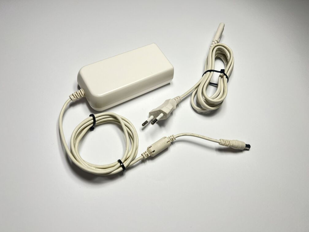 Original Samsung ADP-4024W AC Adapter 40W, 24V, 1.7A ( 4.0 mm x 6.5 mm )