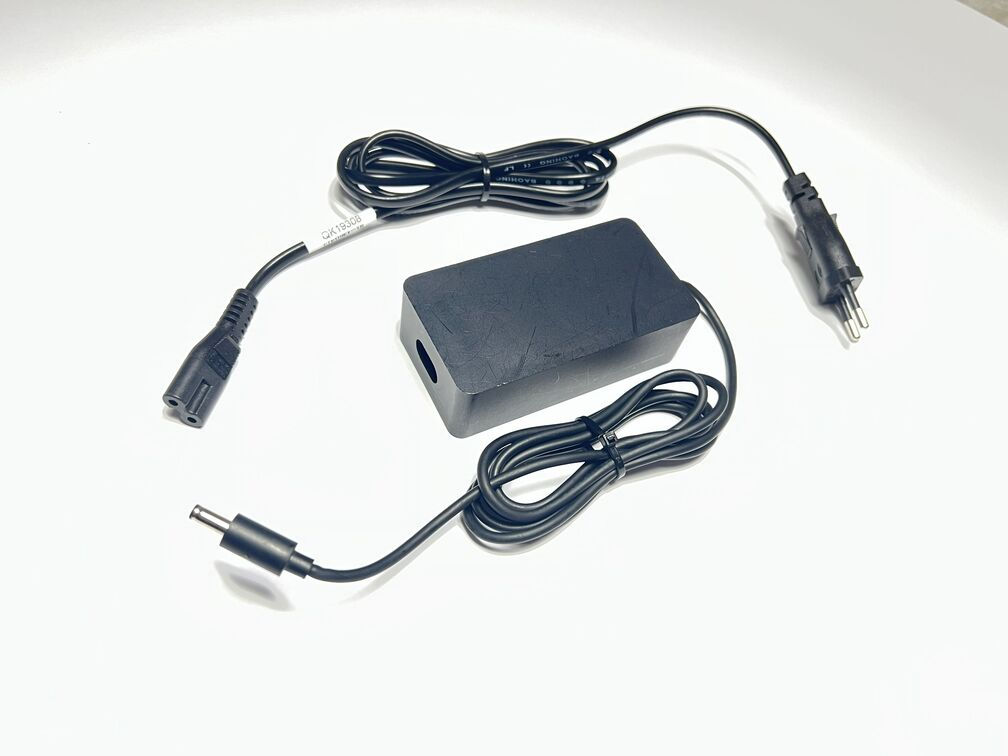 Original Microsoft 1627 AC Adapter for Surface 48W, 12V, 4A ( 4.5mm x 3.0mm )