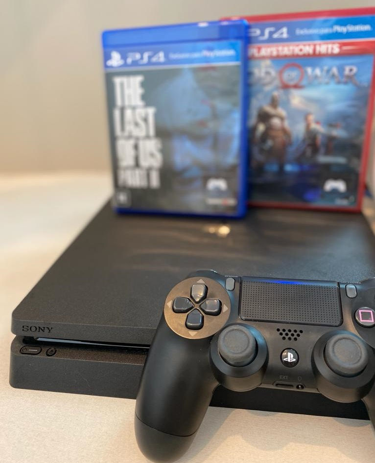 Miniatura: PlayStation 4 (PS4)