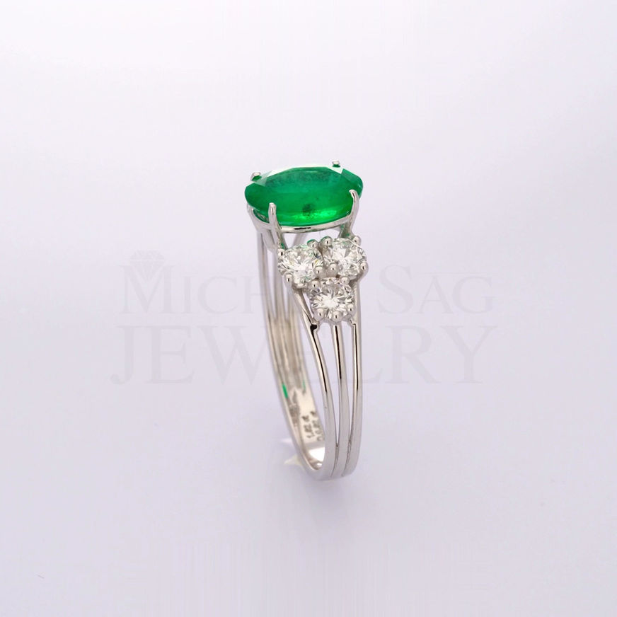 2.33 Ct Emerald Diamond Ring