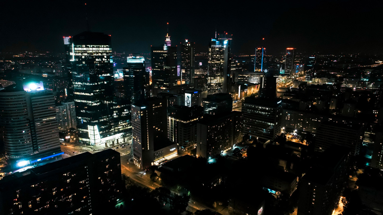 Warszawa nocą z drona | 4K 