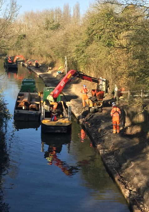 50ft Crane Boat for Hire