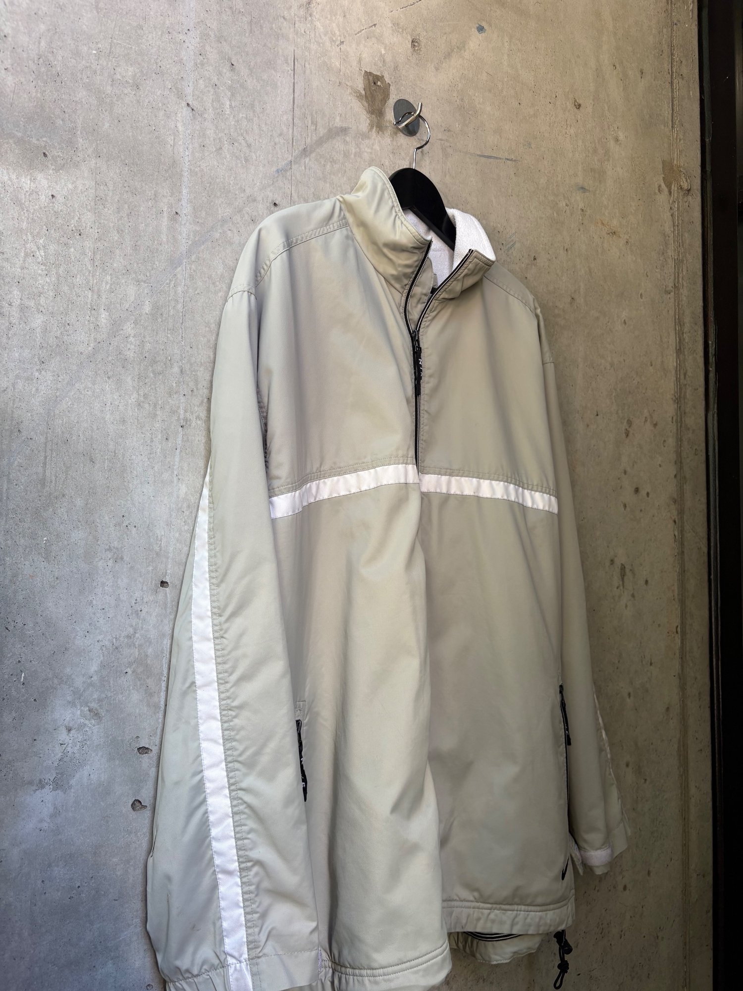 1990s-2000s beige nike nylon jacket, image 2