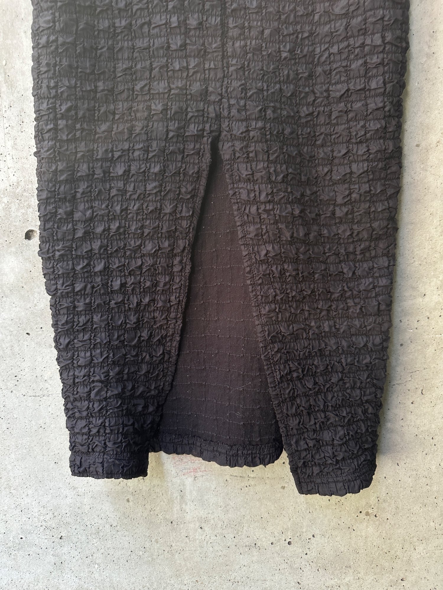 2010s-2020s URBAN OUTFITTERS Textured Black Midi Skirt, image 3