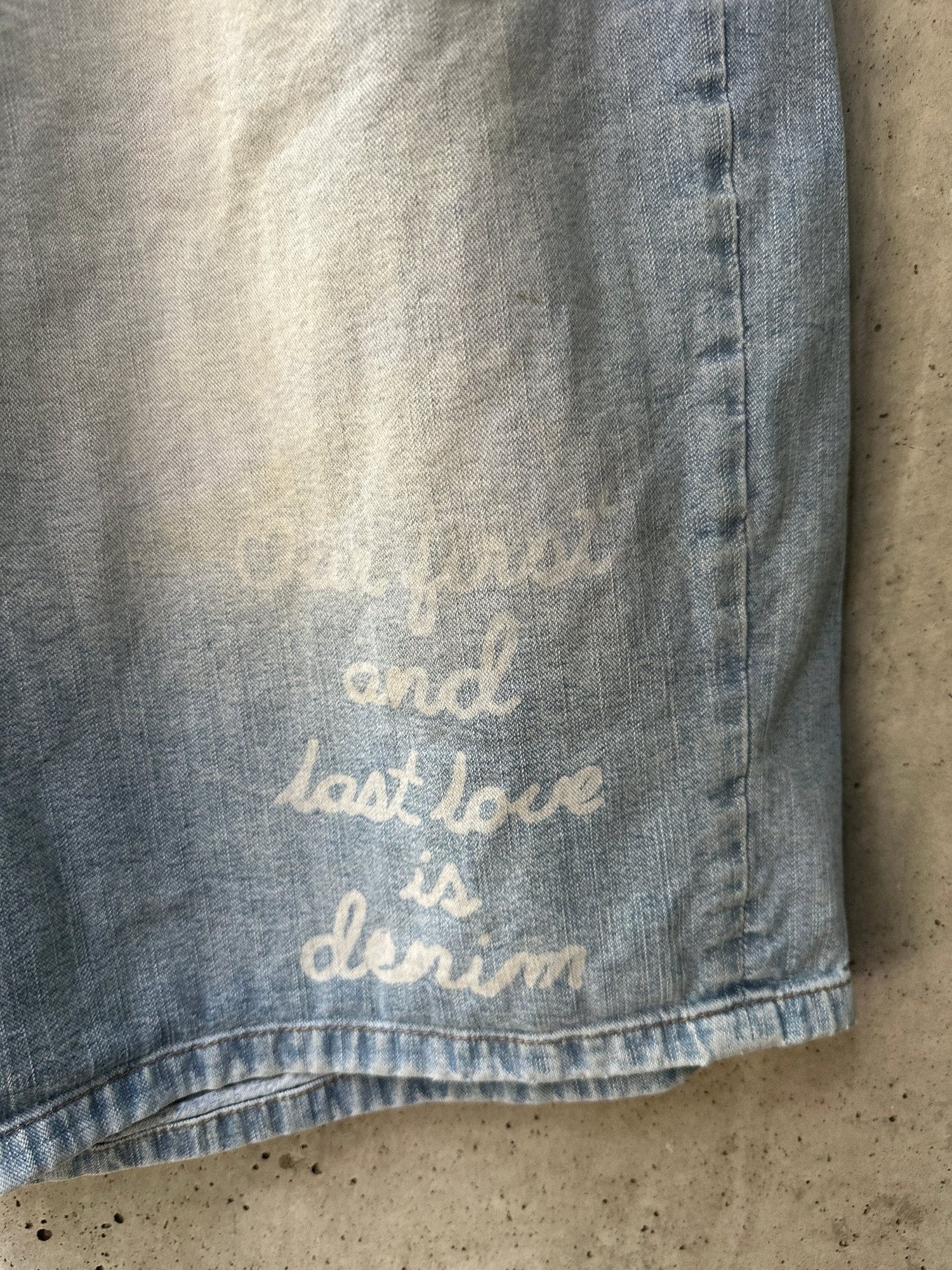 2000s AZZURE Light Wash Baggy Denim Shorts with Text Print, image 2