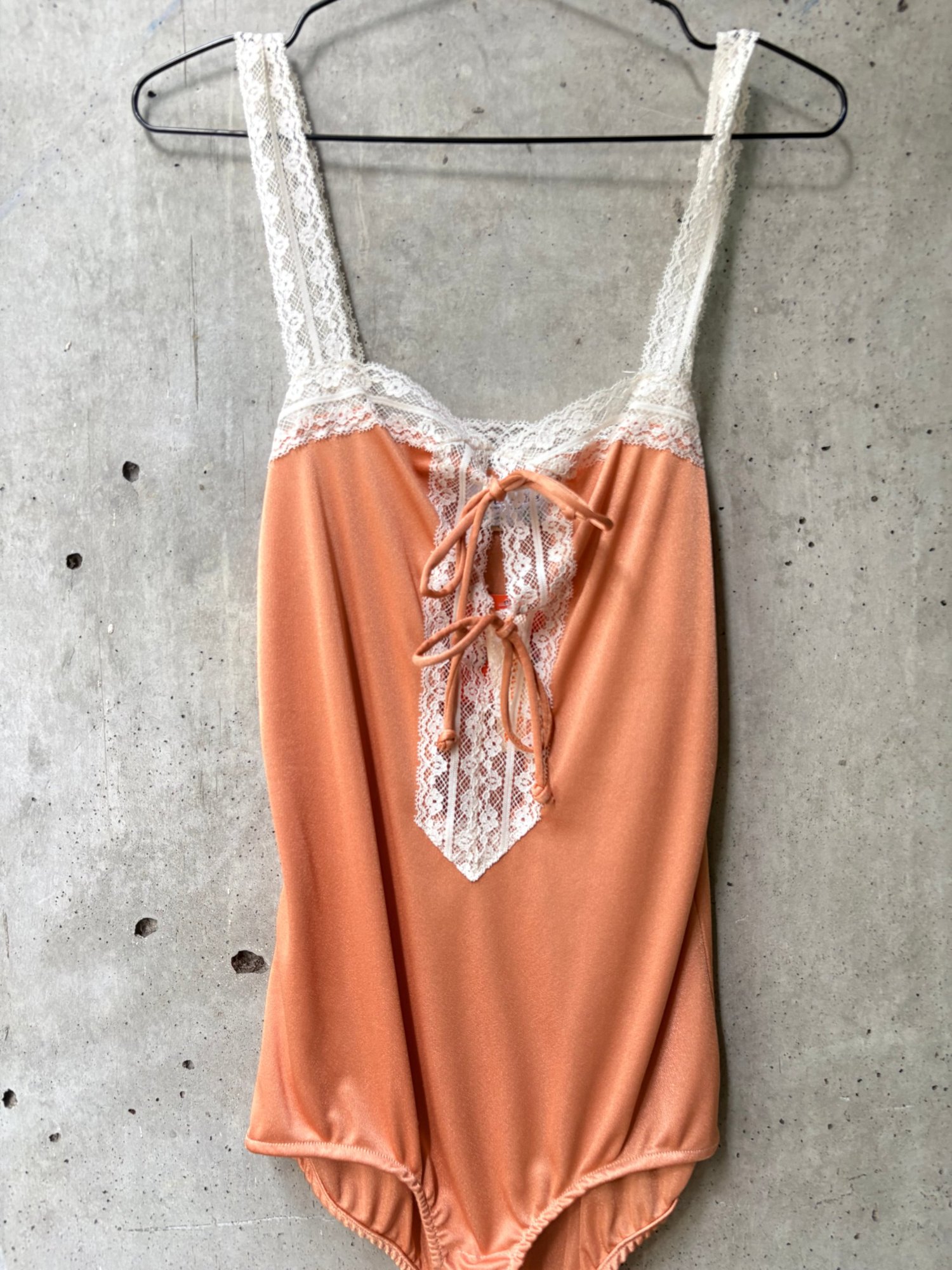 1980s toute suite new york Peach Lace Trim Bodysuit, image 3