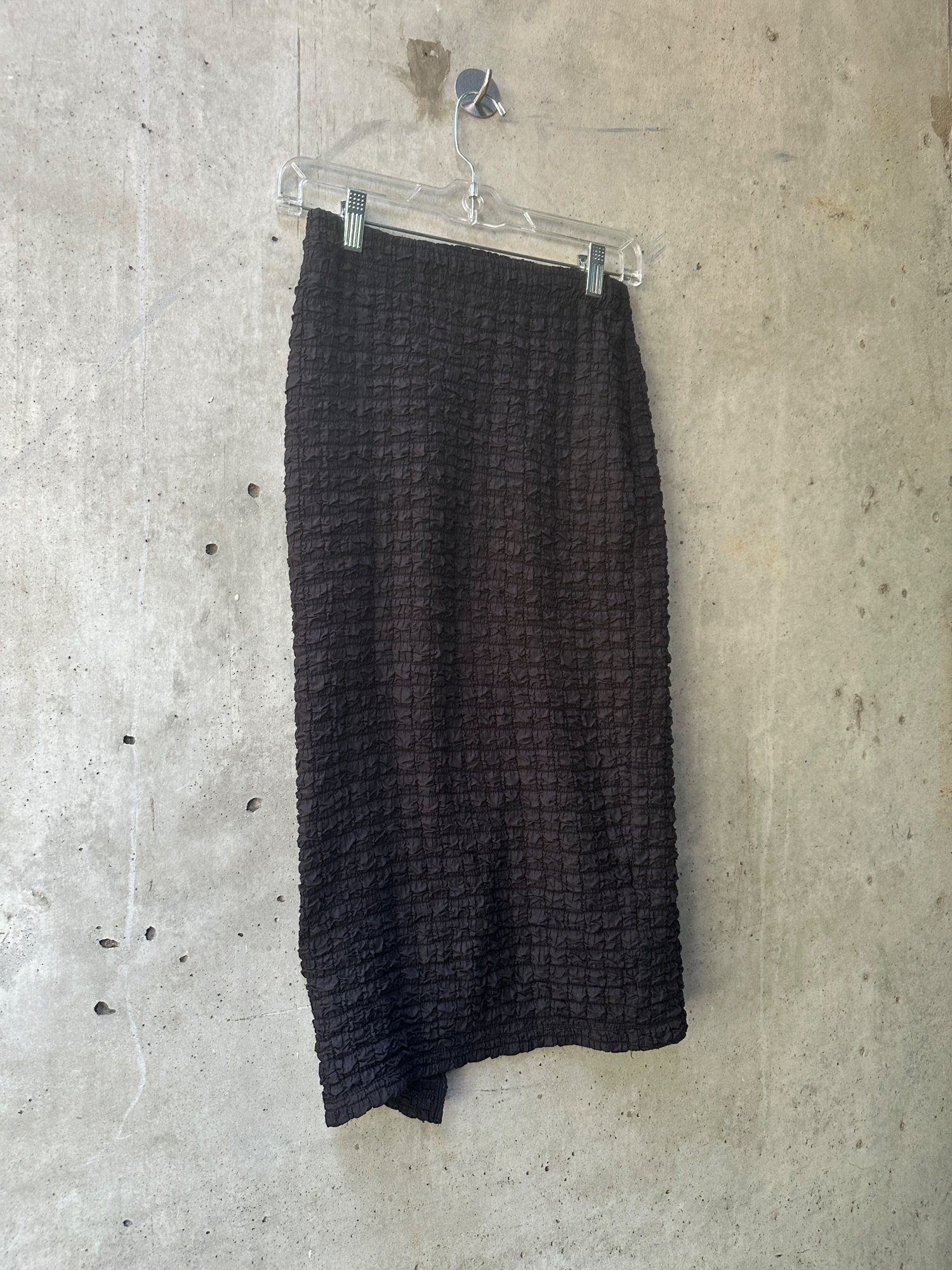 2010s-2020s URBAN OUTFITTERS Textured Black Midi Skirt, image 2