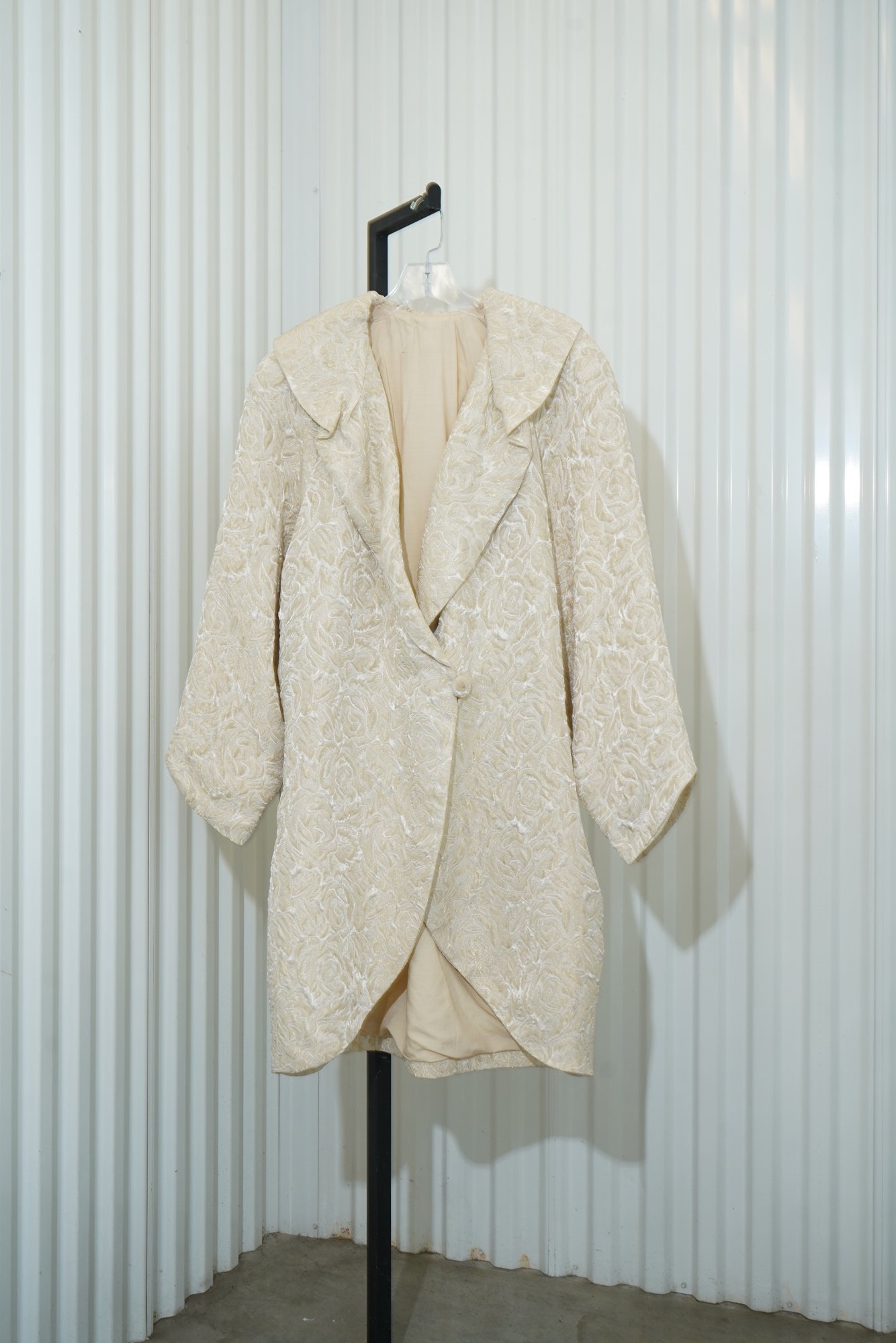 1980s cream floral jacquard/brocade coat, image 2