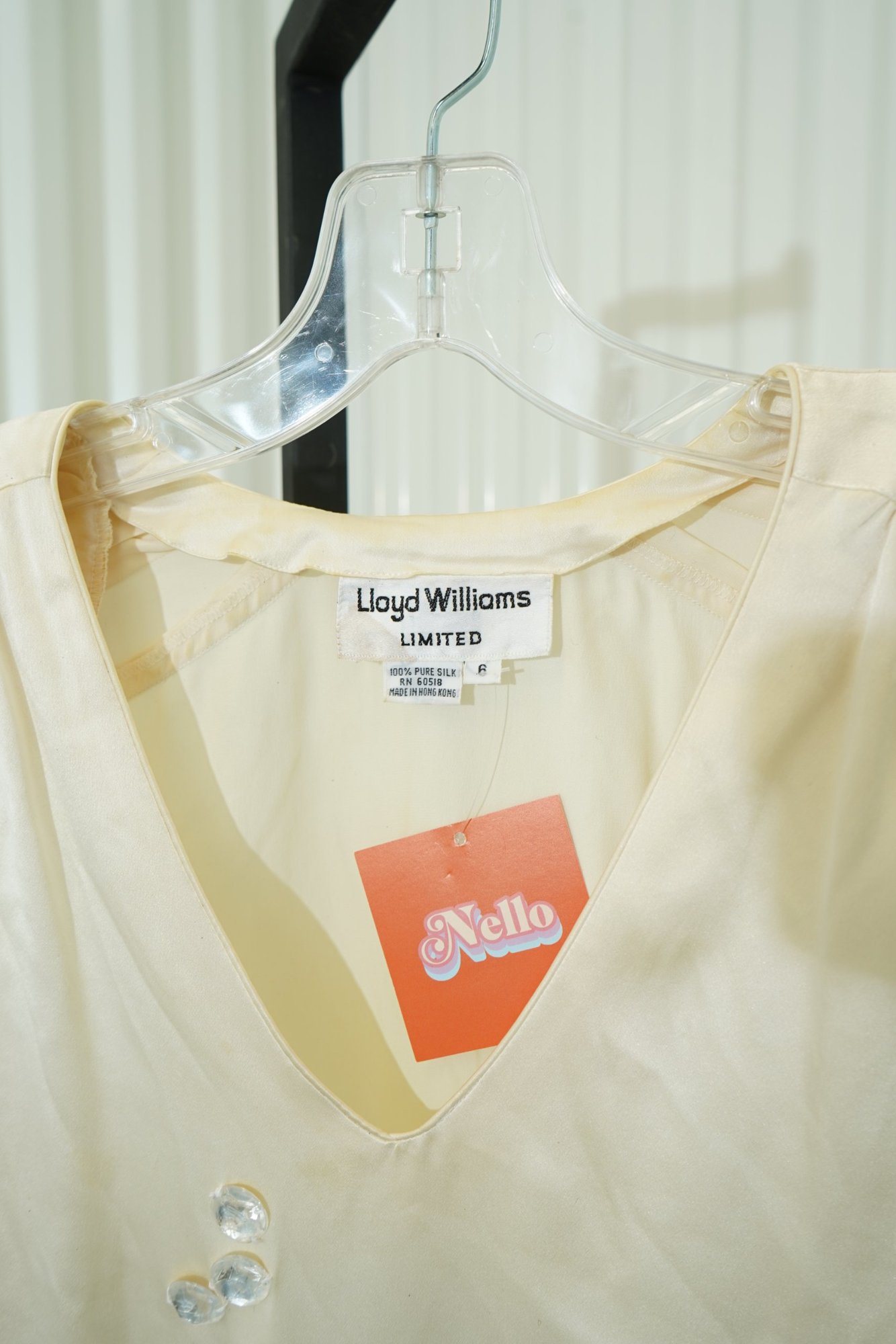 Vintage Lloyd Williams LIMITED Ivory Crystal Gemstone Front Decal Silk Blouse, image 3