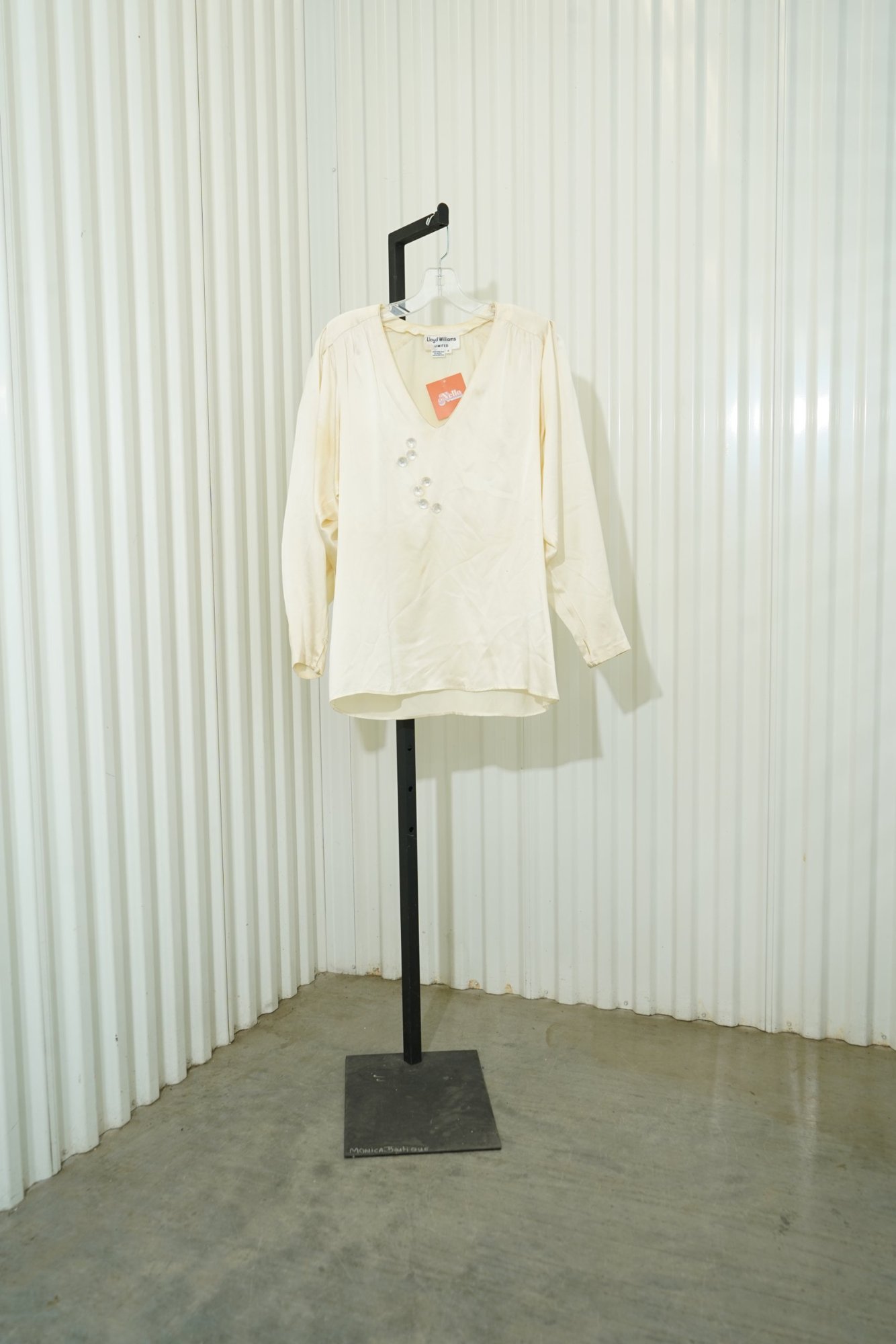 Vintage Lloyd Williams LIMITED Ivory Crystal Gemstone Front Decal Silk Blouse, image 4