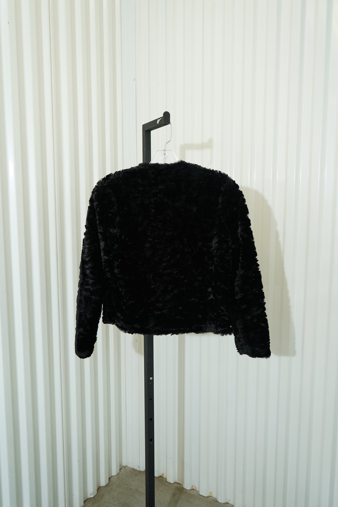 1990s Un Deux Trois collection Black Faux Fur Cropped Jacket, image 5
