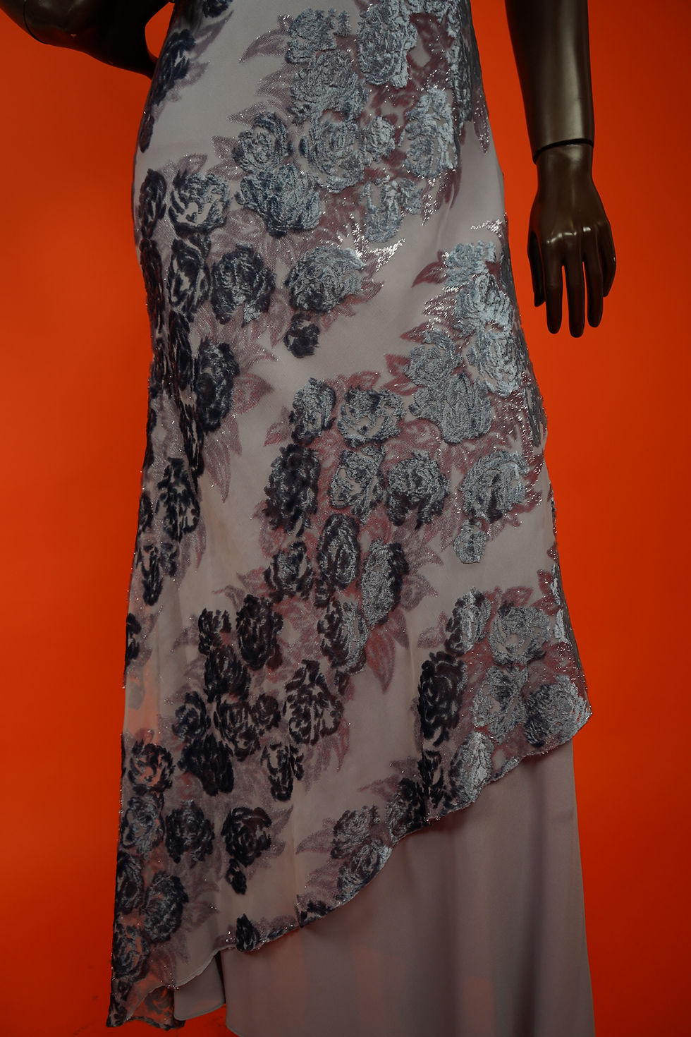 Thumbnail: Niki Livas Rose Foil Velvet Print Dress
