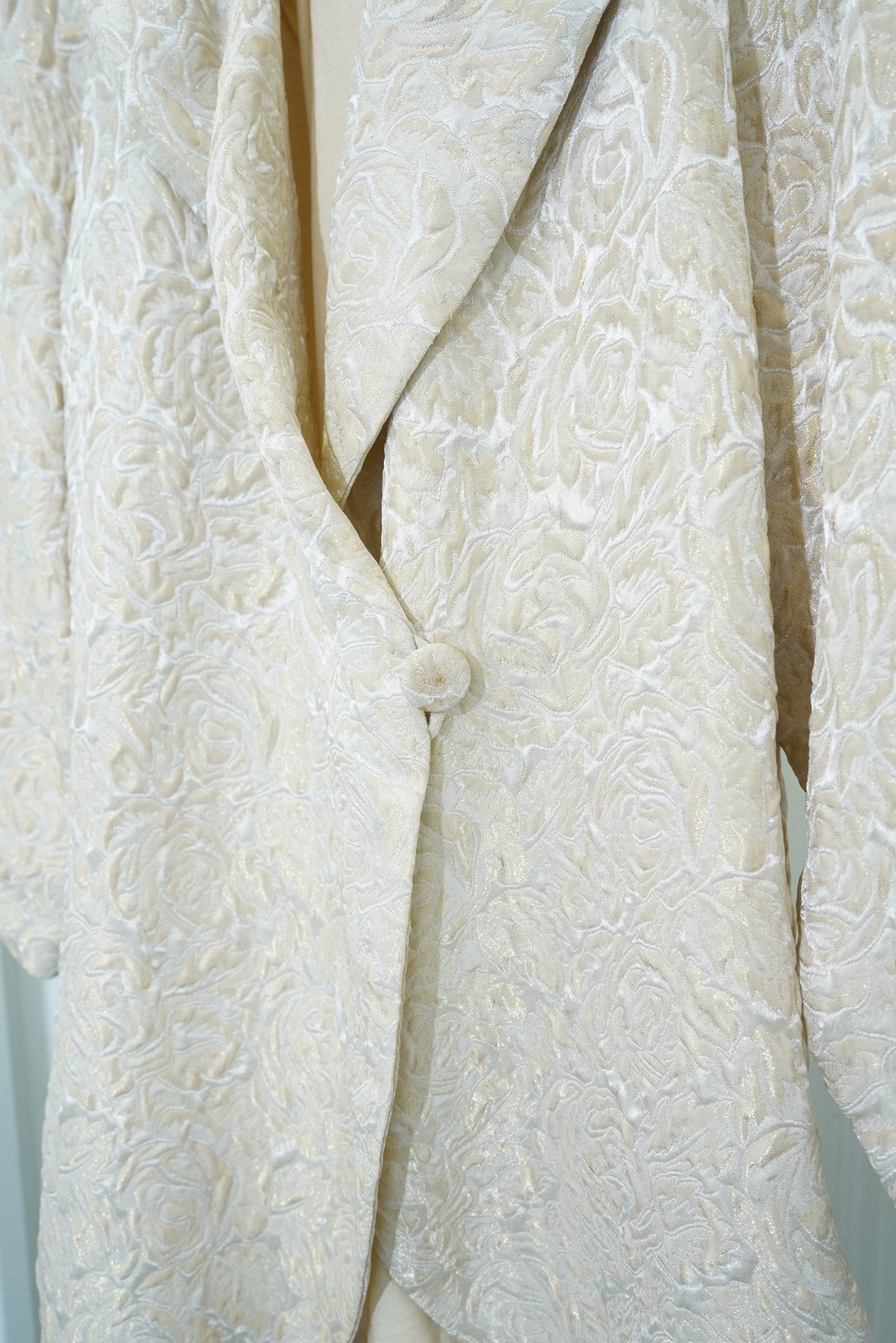 1980s cream floral jacquard/brocade coat, image 3