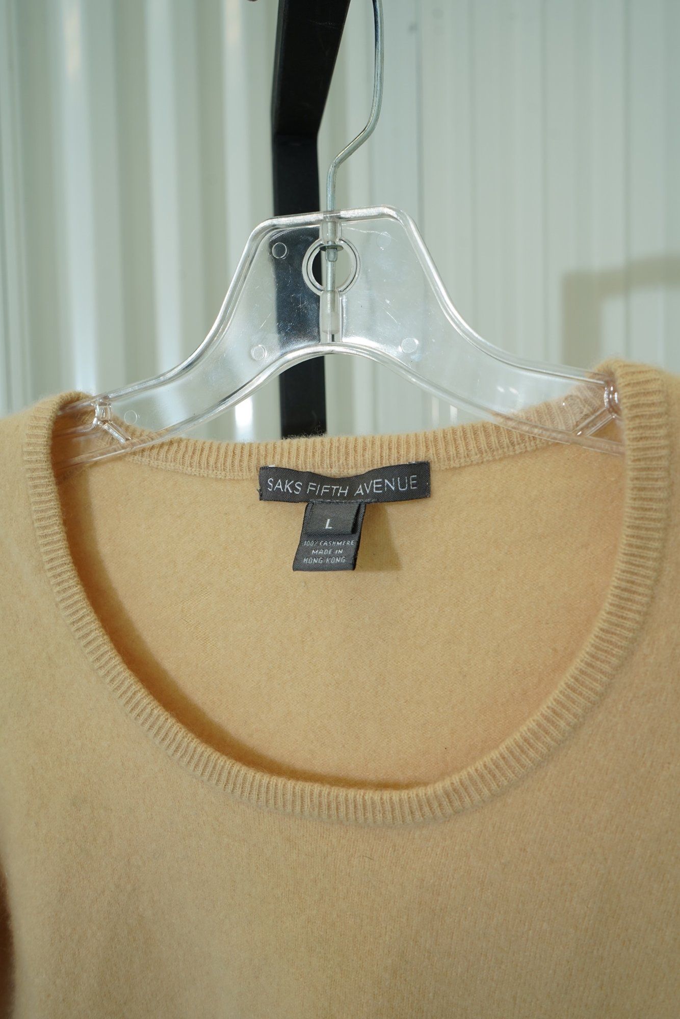 1990s-2000s Saks 5th Avenue Sand 100% cashmere cropped 3/4 sleeve sweater, image 2