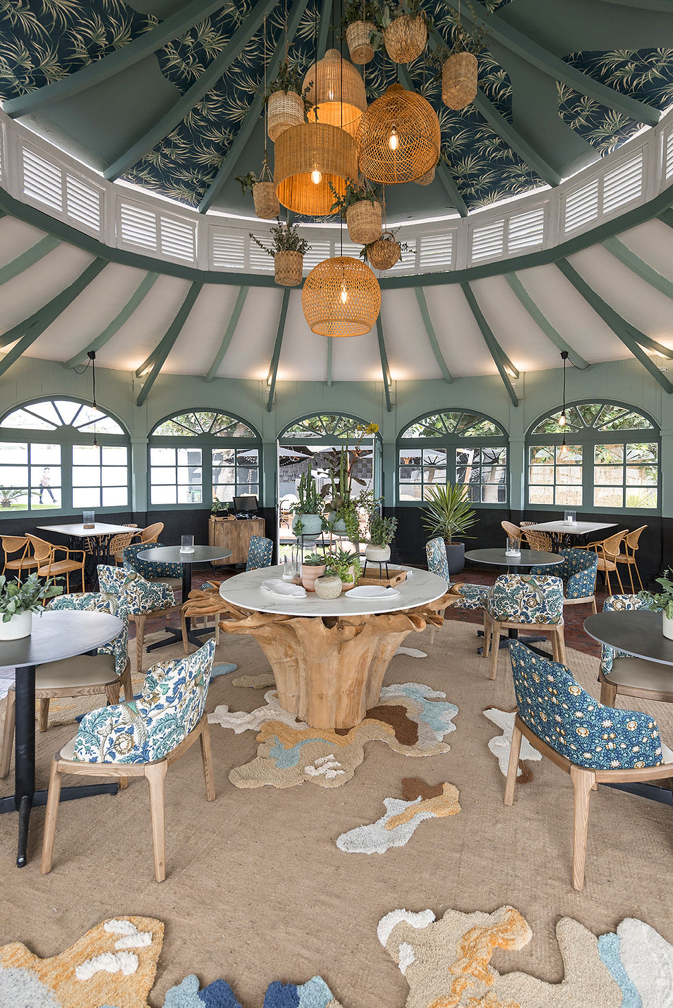 Glorieta de pizzas y vinos