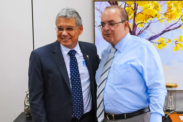O governador Ibaneis Rocha recebeu o prefeito de Unaí (MG): José Gomes Branquinho [PSDB].