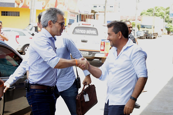 O governador de Minas Gerais: Romeu Zema visita Célio Teodoro do Supermercado Columbia (Unaí/MG). 01