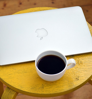 laptop-computer-coffee-yellow-163145.jpe