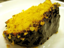 Bolo de cenoura - R$ 40,00