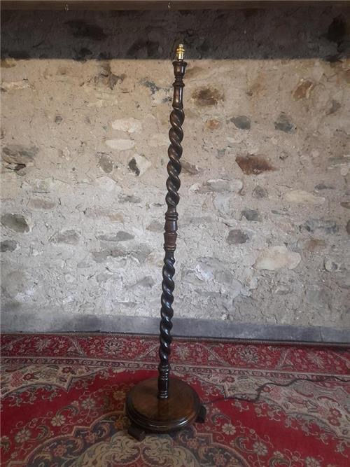 Thumbnail: Vintage standard lamp.  0457