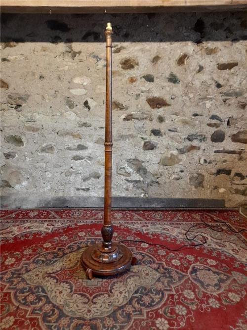 Thumbnail: Stunning vintage standard lamp.    0428