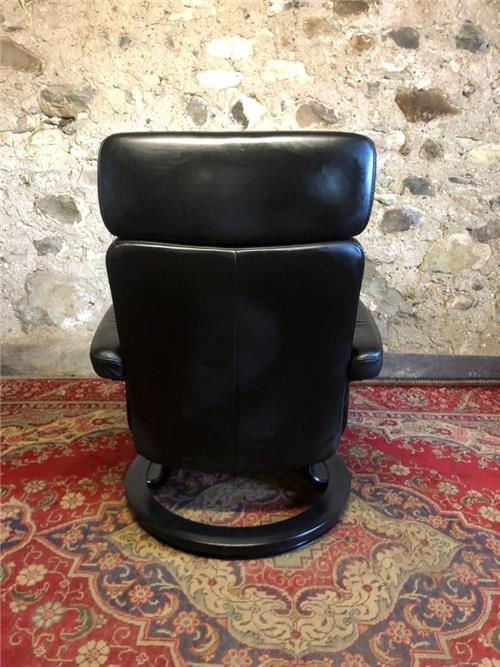 Thumbnail: Beautiful ekornes stressless black leather chair    0423