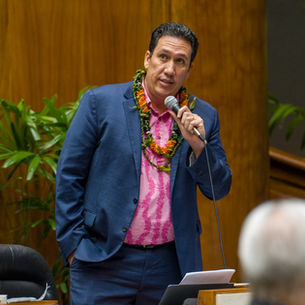 GOVERNOR SIGNS SENATE BILL 2471 INTO LAW TO LIMIT CORPORATE POLITICAL SPENDING IN HAWAI’I