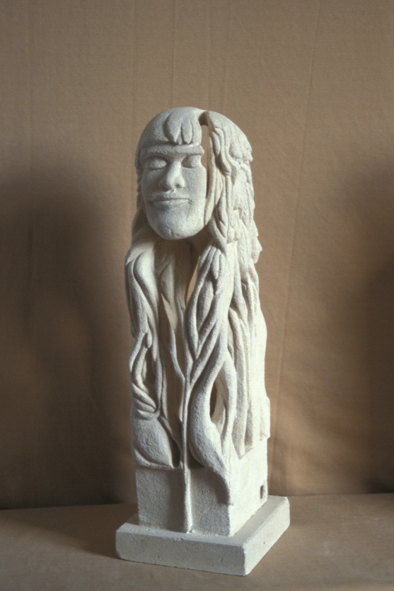 sculpture en pierre visage 