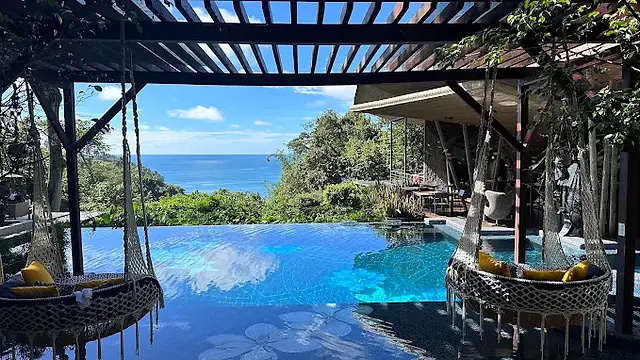 Makanda au bord de la mer