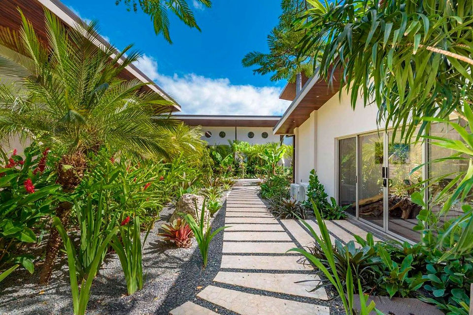 Mother Earth Vegan Hotel – Tamarindo
