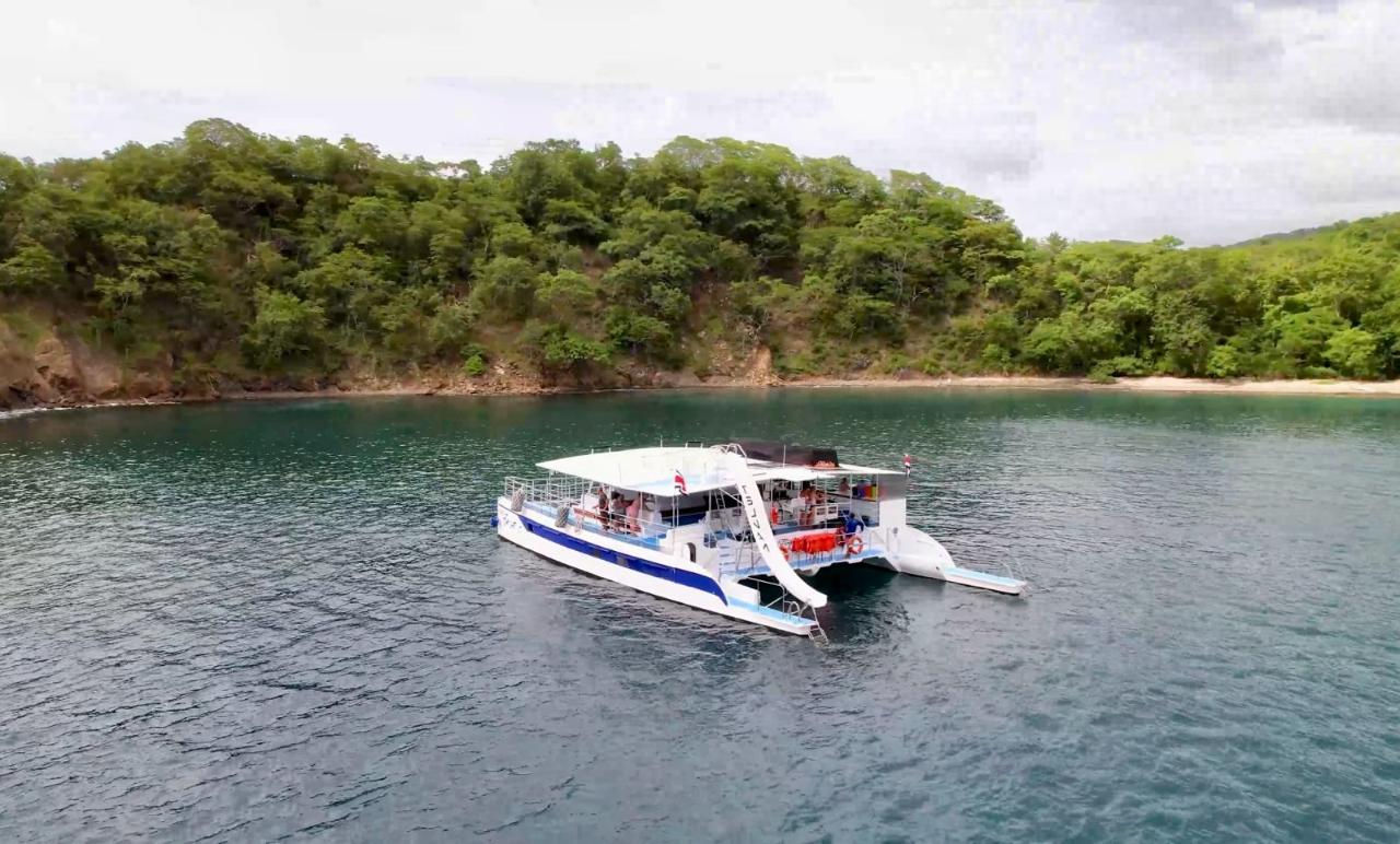 Manuel Antonio Catamaran Tour morning
