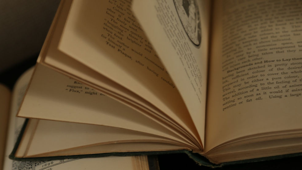 燕画塾図書室1.jpg
