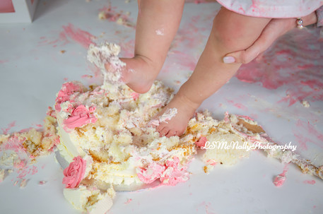 Maisie Cake Smash-26_edited.jpg