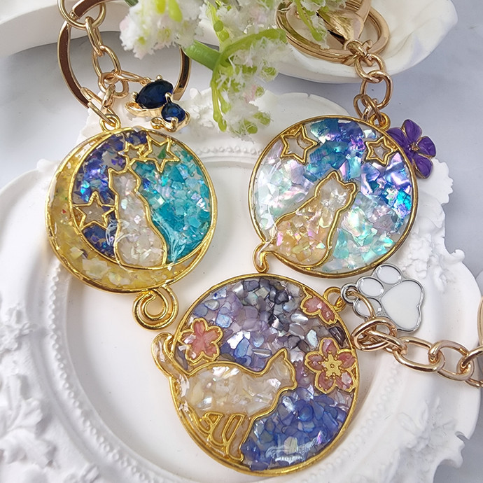 Mother-of-pearl Workshop Series A (Mother-of-pearl inlaid hairpins, keychains, brooches, and hair ties)
Fee: HKD$340 per person
Inclusion: Complete one mother-of-pearl work of your choice
Duration: 1 hour