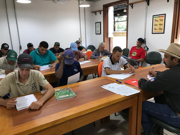 Treinar com Sabedoria  - Curso de Rédeas do SENAR - alunos (Fernando Rolim).jpeg