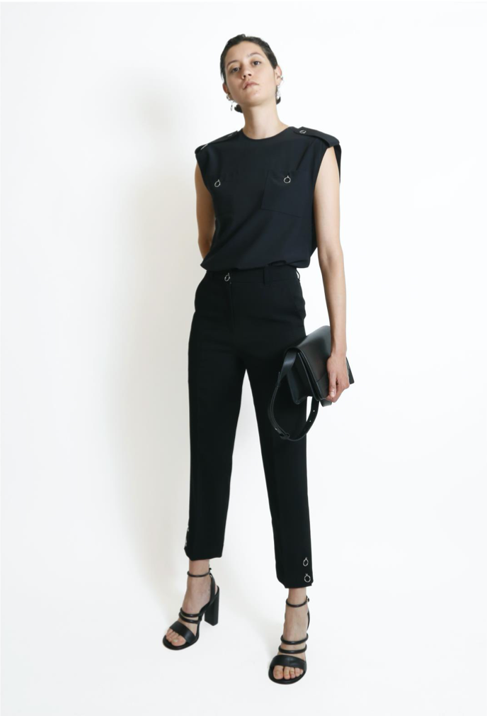 Fluid with ring buttons Top