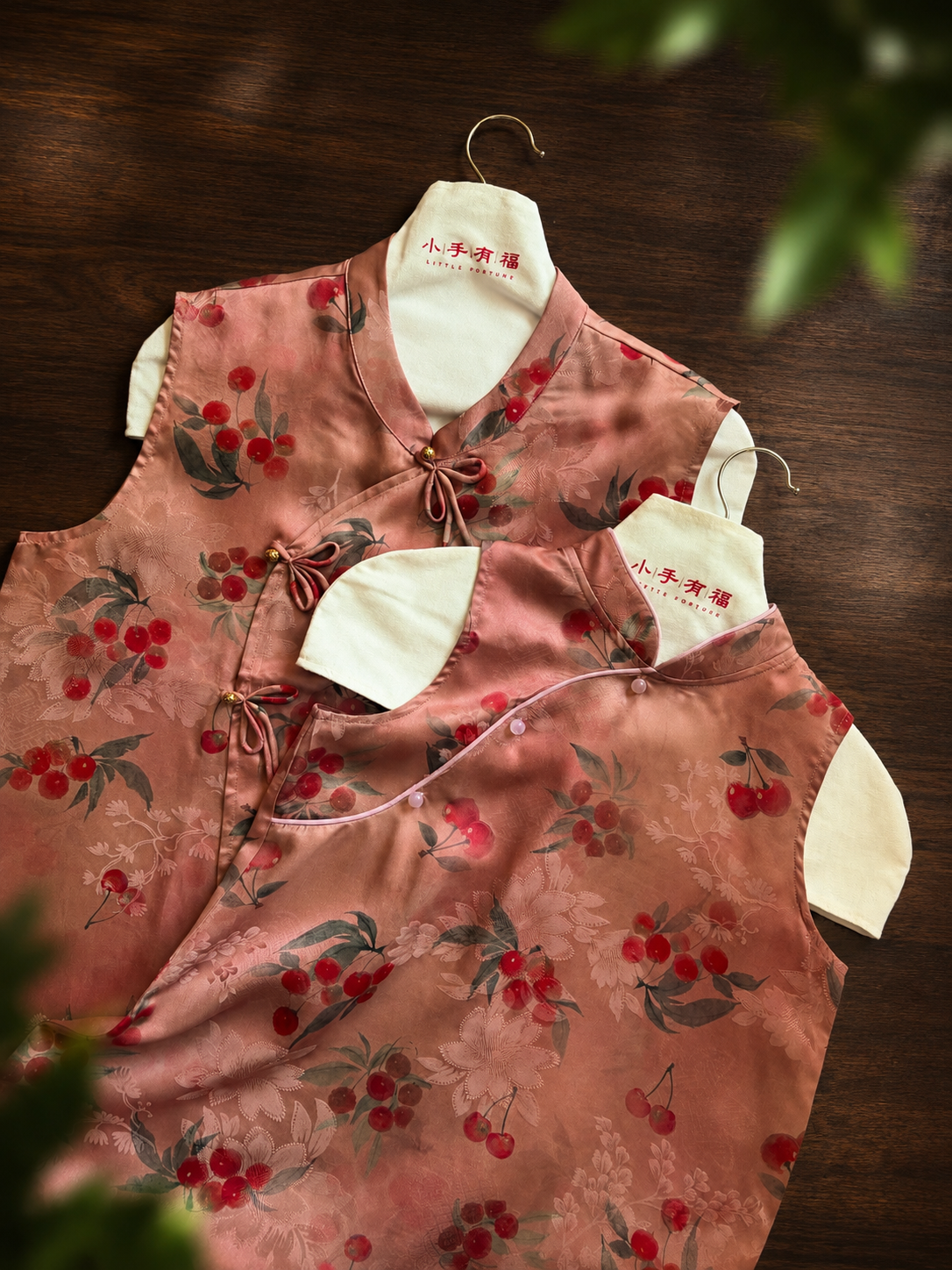 「樱桃红了」红云纱亲子套装 Cherry Season | Xiangyun Silk Matching Outfits