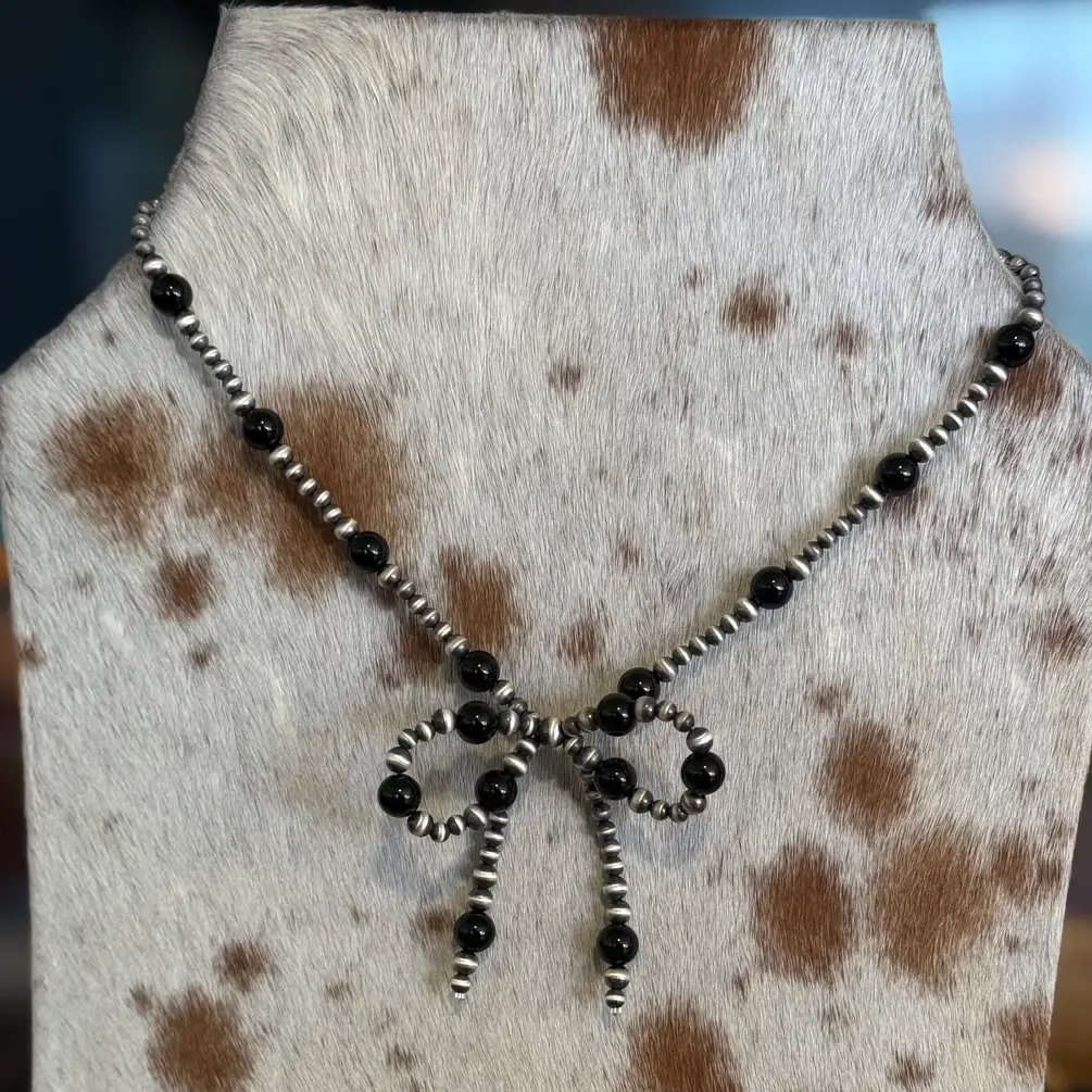 #041 Black Onyx & Pearl Bow