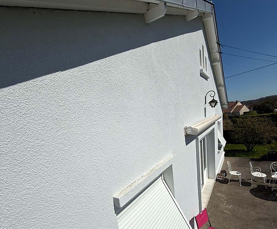 Peinture extérieure et ravalement de façade en Gironde, des produits professionnels à l'épreuve des intempéries