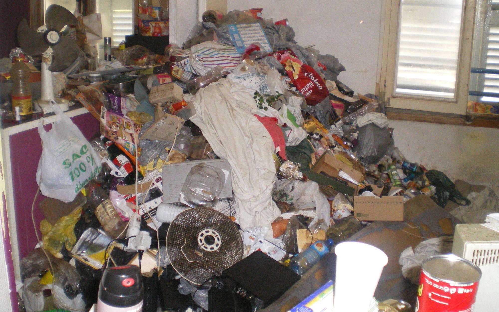 Situation de logement encombré nécessitant un débarras à Lyon